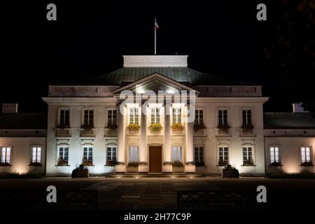 Palais Belweder dans la ville de Varsovie en Pologne, architecture de style néoclassique et palladien, l'une des résidences officielles utilisées par les présidents polonais a Banque D'Images