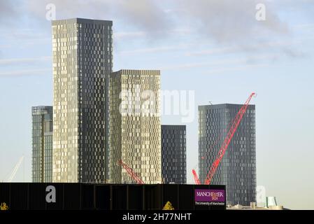 Une vue de haut niveau des nouveaux gratte-ciel ou des bâtiments de grande hauteur à Deansgate Square dans le centre de Manchester, Angleterre, Royaume-Uni. Banque D'Images