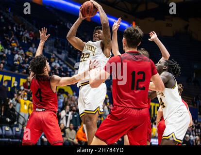 Novembre 18 2021 Berkeley, CA États-Unis l'avant de Californie André Kelly (22) se dirige vers le panier lors du match de basket-ball NCAA pour hommes entre les Thunderbirds du sud de l'Utah et les Golden Bears de Californie.La Californie a gagné en double heures supplémentaires 75-68 au Hass Pavilion Berkeley en Californie Thurman James / CSM Banque D'Images