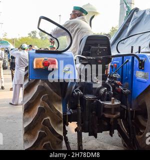 Gazipur, Delhi, Inde – décembre 25 2020 : manifestations des agriculteurs indiens sikhs et hindous du Punjab, de l'Uttar Pradesh et de l'Uttarakhand à la frontière de Delhi-UP Banque D'Images