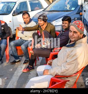 Gazipur, Delhi, Inde – décembre 25 2020 : manifestations des agriculteurs indiens sikhs et hindous du Punjab, de l'Uttar Pradesh et de l'Uttarakhand à la frontière de Delhi-UP Banque D'Images