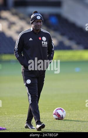 LEICESTER, GBR.21 NOV.Emile Heskey, responsable du développement du football WomenÕs avant le lancement du match de la Super League féminine de Barclays FA entre Leicester City et Everton au stade Pirelli, Burton Upon Trent, dimanche 21 novembre 2021.(Crédit : James HolyOak | MI News) crédit : MI News & Sport /Alay Live News Banque D'Images