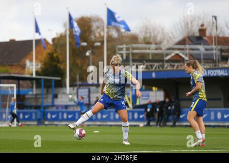 Londres, Angleterre, 21 novembre 2 Millie Bright (#4 Chelsea) s'échauffe pendant le match de la Super League de FA Barclays Womens entre Chelsea et Birmingham City à Kingsmeadow à Londres, en Angleterre.Pedro Soares/SPP Banque D'Images