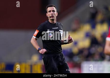 SINT-TRUIDEN, BELGIQUE - NOVEMBRE 21 : arbitre Erik Lambrechts lors du match de Jupiler Pro League entre Sint-Truidense VV et Royal Antwerp FC à Stayen le 21 novembre 2021 à Sint-Truiden, Belgique (photo de Joris Verwijst/Orange Pictures) Banque D'Images