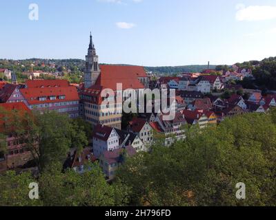 Tübingen, Allemagne: Vue aérienne de l'église au-dessus de la vieille ville Banque D'Images