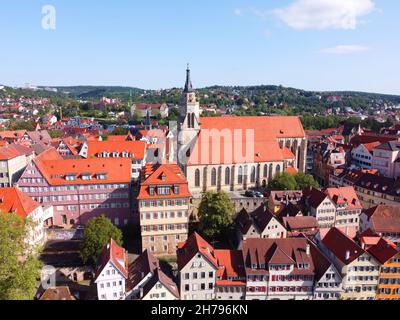 Tübingen, Allemagne: Vue aérienne de l'église au-dessus de la vieille ville Banque D'Images