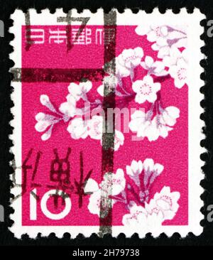 JAPON - VERS 1961 : un timbre imprimé au Japon montre les cerisiers en fleurs, Fleur, vers 1961 Banque D'Images