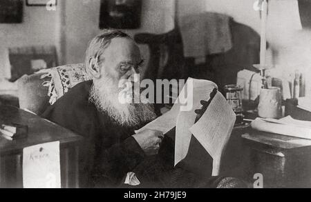 Portrait de Lev Nikolaievitch, comte Tolstoï (Leon Tolstoï), ecrivain russe (1828-1910).1909 ©Archives-Zephyr/Opale.photo *** Légende locale *** Banque D'Images