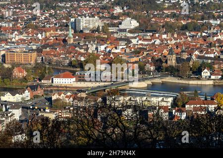 Blick vom Berg Klüt auf Hameln und die Weser, Niedersachsen, Deutschland, Europa | vue de la colline de Klüt à Hamelin au bord du Weser, Basse-Saxe Banque D'Images