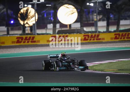 77 BOTTAS Valtteri (fin), Mercedes AMG F1 GP W12 E Performance, action pendant la Formule 1 Ooredoo Qatar Grand Prix 2021, 20e tour du Championnat du monde de Formule 1 2021 de la FIA du 19 au 21 novembre 2021 sur le circuit international de Losail, à Lusail, Qatar - photo: Xavi Bonilla/DPPI/LiveMedia Banque D'Images