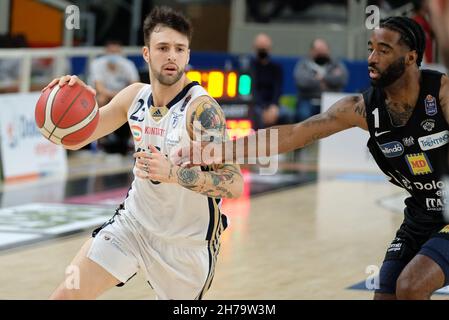 Trento, Italie.21 novembre 2021.Malachi Richardson - Fortitudo Kigili Bologna pendant Dolomiti Energia Trentino vs Fortitudo Bologna, Italian Basketball A Serie Championship à Trento, Italie, novembre 21 2021 crédit: Independent photo Agency/Alay Live News Banque D'Images