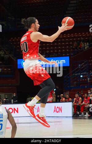 Milan, Italie.21 novembre 2021.Davide Alviti (AX Armani Exchange Olimpia Milano) pendant A|X Armani Exchange Milano vs Nutribullet Trévise Panier, basketball italien Un championnat de Serie à Milan, Italie, novembre 21 2021 crédit: Independent photo Agency/Alamy Live News Banque D'Images