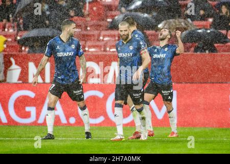 José Luis 'Joselu' Sanmartin d'Alaves célèbre un but lors du championnat d'Espagne la Liga football match entre Sevilla FC et Deportivo Alaves le 20 novembre 2021 au stade Ramon Sanchez-Pizjuan à Séville, Espagne - photo: Joaquin Corchero/DPPI/LiveMedia Banque D'Images