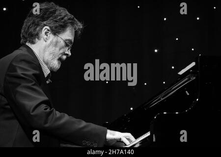 Dave Newton joue du piano, Scarborough Jazz Festival 2021, Royaume-Uni Banque D'Images