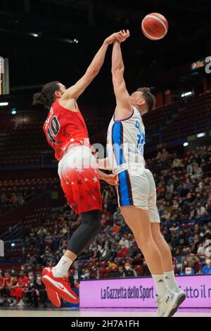 Milan, Italie.21 novembre 2021.Davide Alviti (AX Armani Exchange Olimpia Milano) pendant A|X Armani Exchange Milano vs Nutribullet Trévise Panier, basketball italien Un championnat de Serie à Milan, Italie, novembre 21 2021 crédit: Independent photo Agency/Alamy Live News Banque D'Images