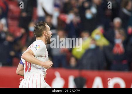 Ivan Rakitique de Séville célèbre un but lors du championnat d'Espagne la Liga football match entre Sevilla FC et Deportivo Alaves le 20 novembre 2021 au stade Ramon Sanchez-Pizjuan à Séville, Espagne - photo: Joaquin Corchero/DPPI/LiveMedia Banque D'Images