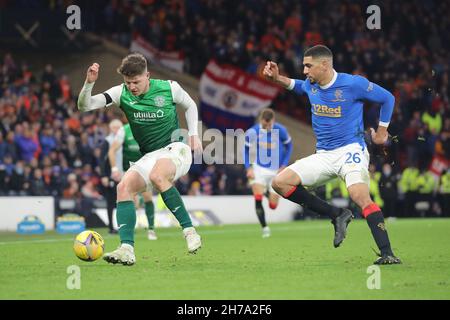 Glasgow, Royaume-Uni.21 novembre 2021.La demi-finale de la coupe Premier Sports a eu lieu entre le Rangers FC et le Hibernian FC au stade Hampden Park, à Glasgow.Le gagnant se présentera au Celtic FC lors de la finale du 19 décembre.Le score final est Hibernian gagné par 3 buts à 1.Crédit : Findlay/Alay Live News Banque D'Images