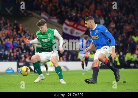 Glasgow, Royaume-Uni.21 novembre 2021.La demi-finale de la coupe Premier Sports a eu lieu entre le Rangers FC et le Hibernian FC au stade Hampden Park, à Glasgow.Le gagnant se présentera au Celtic FC lors de la finale du 19 décembre.Le score final est Hibernian gagné par 3 buts à 1.Crédit : Findlay/Alay Live News Banque D'Images