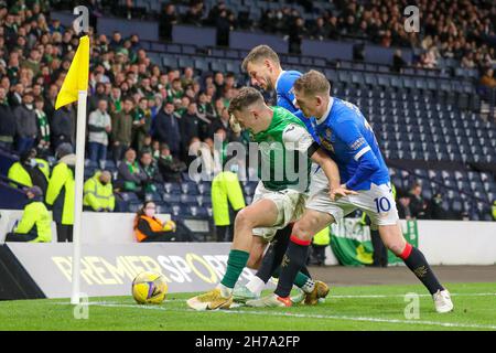 Glasgow, Royaume-Uni.21 novembre 2021.La demi-finale de la coupe Premier Sports a eu lieu entre le Rangers FC et le Hibernian FC au stade Hampden Park, à Glasgow.Le gagnant se présentera au Celtic FC lors de la finale du 19 décembre.Le score final est Hibernian gagné par 3 buts à 1.Crédit : Findlay/Alay Live News Banque D'Images