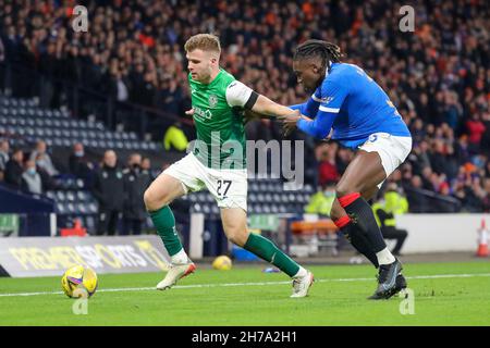 Glasgow, Royaume-Uni.21 novembre 2021.La demi-finale de la coupe Premier Sports a eu lieu entre le Rangers FC et le Hibernian FC au stade Hampden Park, à Glasgow.Le gagnant se présentera au Celtic FC lors de la finale du 19 décembre.Le score final est Hibernian gagné par 3 buts à 1.Crédit : Findlay/Alay Live News Banque D'Images