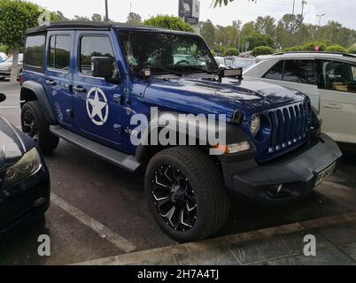 Jeep Wrangler garé à Malaga, Andalousie, Espagne. Banque D'Images