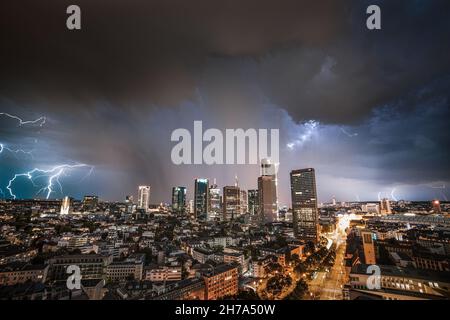 Une vue aérienne de l'orage sur Francfort Banque D'Images