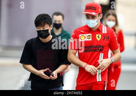 Doha, Qatar.20 novembre 2021.# 22 Yuki Tsunoda (JPN, Scuderia AlphaTauri Honda), # 16 Charles Leclerc (mon, Scuderia Ferrari Mission Winnow), Grand Prix de F1 du Qatar au circuit international de Losail le 20 novembre 2021 à Doha, Qatar.(Photo de HOCH ZWEI) crédit: dpa/Alay Live News Banque D'Images