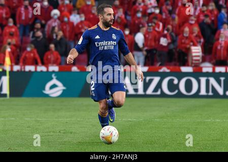 Grenade, Espagne.21 novembre 2021.Daniel Carvajal du Real Madrid pendant le match de la Liga Santander entre Granada CF et Real Madrid CF au stade Los Carmenes de Grenade (photo par Agostino Gemito/Pacific Press) Credit: Pacific Press Media production Corp./Alamy Live News Banque D'Images