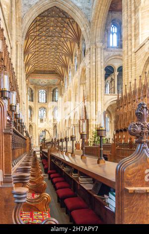 Échoppes de choeurs intérieurs et autel de la cathédrale de Peterborough, Peterborough, Cambridgeshire, Angleterre, Royaume-Uni Banque D'Images