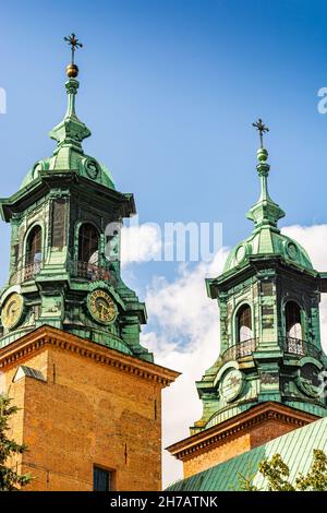 Gniezno, Pologne - 09 août 2021.La basilique de la cathédrale Primatiale de l'Assomption de la Sainte Vierge Marie et du Sanctuaire de Saint Adalbert - plus d'informations Banque D'Images