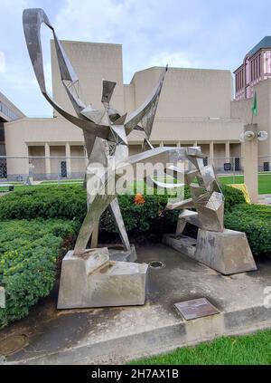 Trigon par Allen Ditson, l'un des nombreux objets d'art de rue dans le centre-ville de Milwaukee, WISCONSIN Banque D'Images
