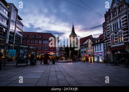 La ville d'Erfurt de nuit, Erfurt, Allemagne, juillet 2017 Banque D'Images