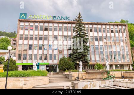 21 mai 2021, Dilijan, Arménie : bureau d'Ameriabank dans l'ancien bâtiment soviétique de la branche de Dilijan.Concept de crise bancaire et économique Banque D'Images