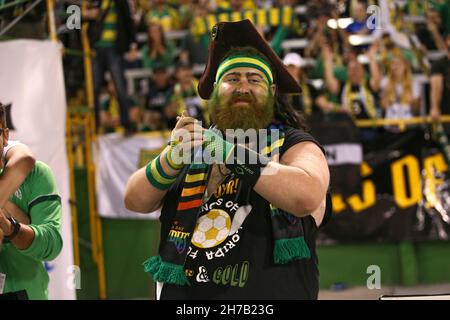 St. Petersburg, FL USA ; la mascotte de Tampa Bay rowdies et chef de la foule de Ralph, Lord Pirate, après un match de championnat de conférence de l'est de l'USL contre le Banque D'Images