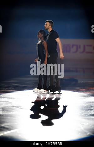 Grenoble, France.Vanessa JAMES et Eric RADFORD (Canada), lors du Gala de l'exposition, au Grand Prix de patinage artistique de l'UIP - internationaux de France, au complexe Polesud Ice-Rink, le 21 novembre 2021 à Grenoble, en France.Credit: Raniero Corbelletti/AFLO/Alay Live News Banque D'Images