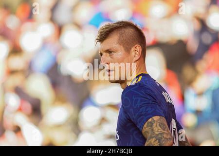 Grenade, Espagne.21 novembre 2021.Toni Kroos vu pendant le match de la Liga Santander entre Grenade CF et le Real Madrid au stade Nuevo Los Carmenes, à Grenade.(Score final; Granada CF 1:4 Real Madrid) crédit: SOPA Images Limited/Alamy Live News Banque D'Images