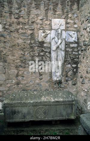 FRANCE.PYRÉNÉES ORIENTALES (66).VALLESPIR SUPÉRIEUR.ARLES-SUR-TECH.SARCOPHAGE DU 4ÈME SIÈCLE.LE TOMBEAU SAINT Banque D'Images