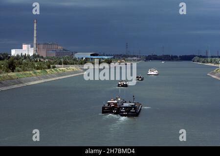 FRANCE, BAS RHIN (67) ALSACE, STRASBOURG, DÉVELOPPEMENT DU RHIN À EUROFRET Banque D'Images