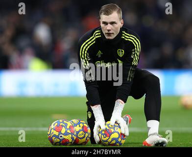 Londres, Royaume-Uni.21 novembre 2021.Kristoffer Klaesson, de Leeds United, se réchauffe avant le match de la Premier League au Tottenham Hotspur Stadium, Londres.Le crédit photo devrait se lire: Paul Terry/Sportimage crédit: Sportimage/Alay Live News Banque D'Images