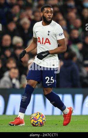 Japhet Tanganga #25 de Tottenham Hotspur pendant le jeu Banque D'Images