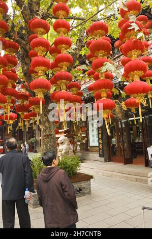 Lanternes chinoises dans le district de Chenghuang Miao, Chine, Shanghai Banque D'Images