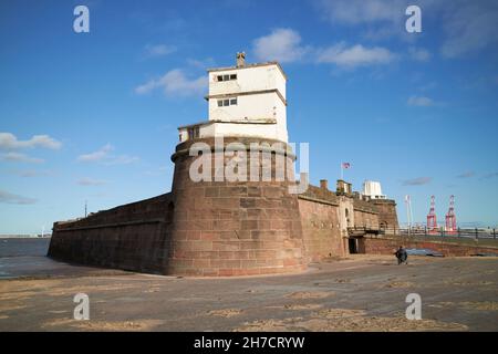 Installation de défense rocheuse de fort perch construite dans les années 1820 pour protéger les approches du port de liverpool New Brighton le Wirral merseyside royaume-uni Banque D'Images