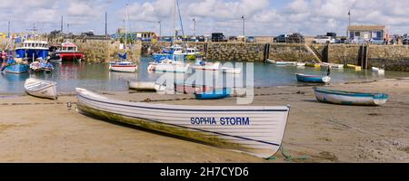 Une image panoramique de la traditionnelle pilote de Cornouailles de Sophia Storm et Concord a été vue sur la plage dans le pittoresque port historique de Newquay Banque D'Images