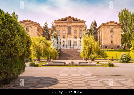 25 mai 2021, Erevan, Arménie: Construction du Parlement en tant que symbole du pouvoir démocratique et de la politique en République d'Arménie Banque D'Images