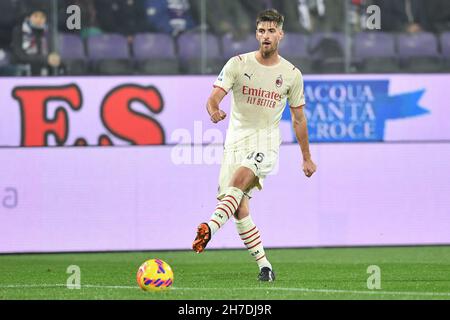 Florence, Italie.20 novembre 2021.Matteo Gabbia (Milan) pendant l'ACF Fiorentina vs AC Milan, football italien série A match à Florence, Italie, novembre 20 2021 crédit: Agence de photo indépendante/Alamy Live News Banque D'Images