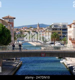 Pont sur Port Fréjus, Frejús, département du Var, région Provence-Alpes-Côte d'Azur, France Banque D'Images