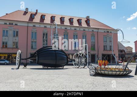 Voru, Estonie - juin 15, 2021: Place principale de Voru en Estonie, Europe.Espace loisirs. Banque D'Images