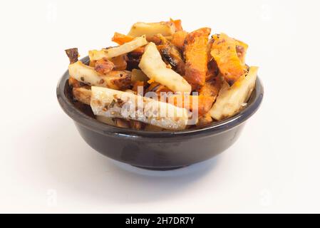 Pommes de terre croustilles douces et blanches avec four Banque D'Images