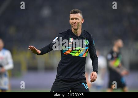 Milan, Italie.21 novembre 2021.Ivan Perisic (14) d'Inter vu pendant la série Un match entre Inter et Napoli à Giuseppe Meazza à Milan.(Crédit photo : Gonzales photo/Alamy Live News Banque D'Images