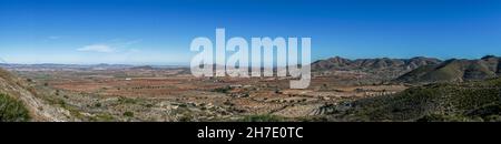 Paysage sec dans le parc naturel de Cabo de Gata Níjar, dans le sud de l'Espagne, au bord de la mer Méditerranée Banque D'Images
